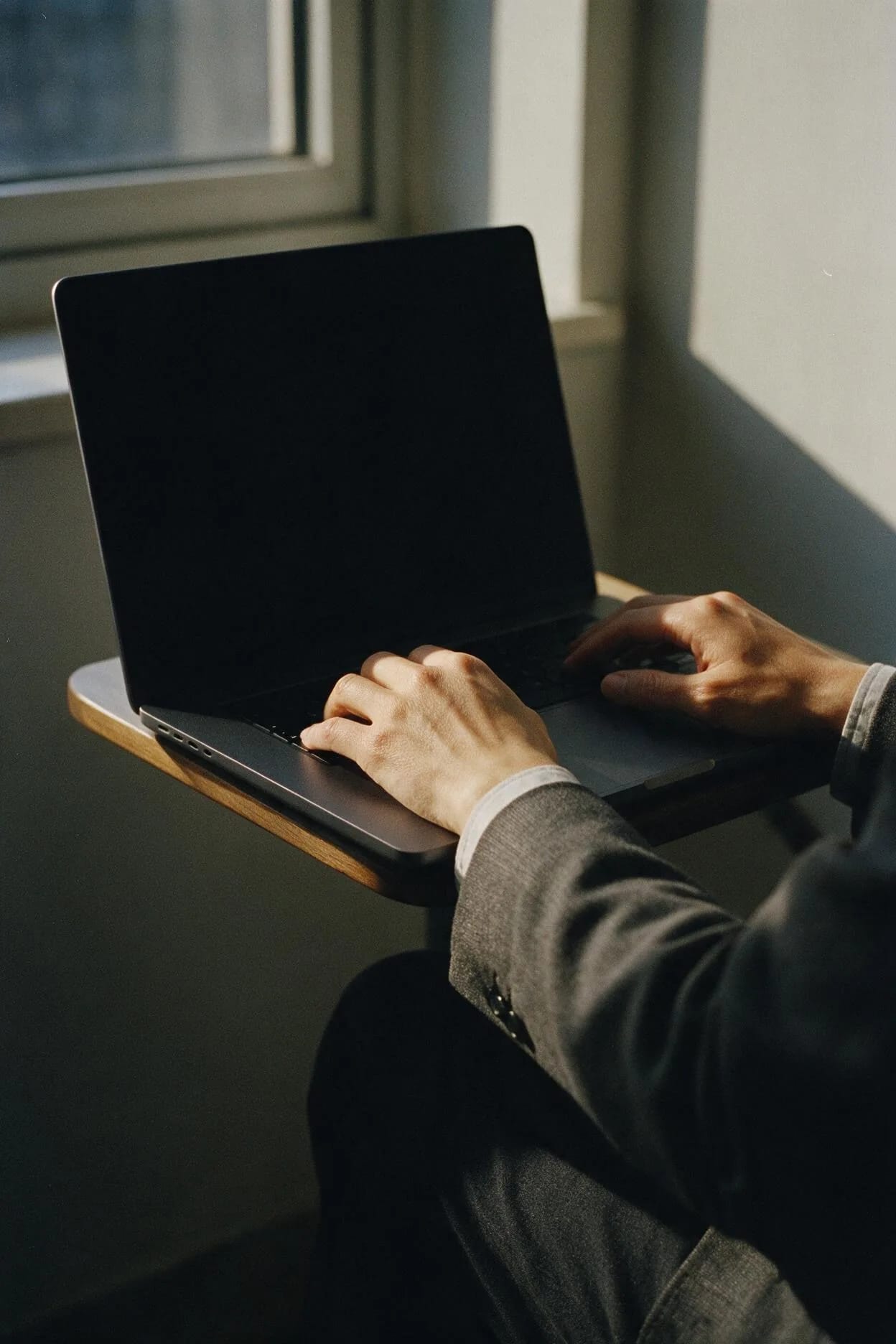 Comparação entre entrega de freelancer e agência de branding Comparação entre entrega de freelancer e agência de branding