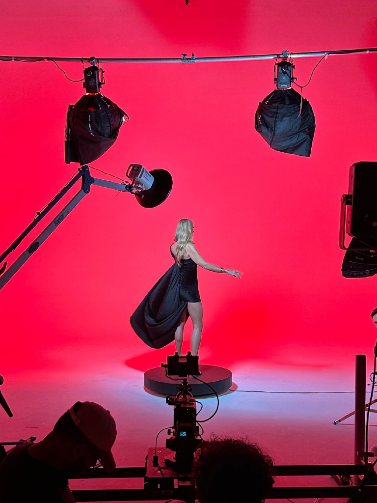 adriane-galisteu-TELA-FOTO-CAMPANHA-FASHION-FOTOGRAFO-SHOOTING-MODA-FASHIONM-PROCTUOIN-ENSAIO-FOTOS-IMAGEM-DIR-CRIATIVA-INSIDE-OUT-WORKSHOP-ANGELO-MAZZUTTI-PRODUTORA-HOUSE-MAZZUTTI-2025-PHOTO-FILM-BRANDING-moodboardo-pessdoas-set-shooting